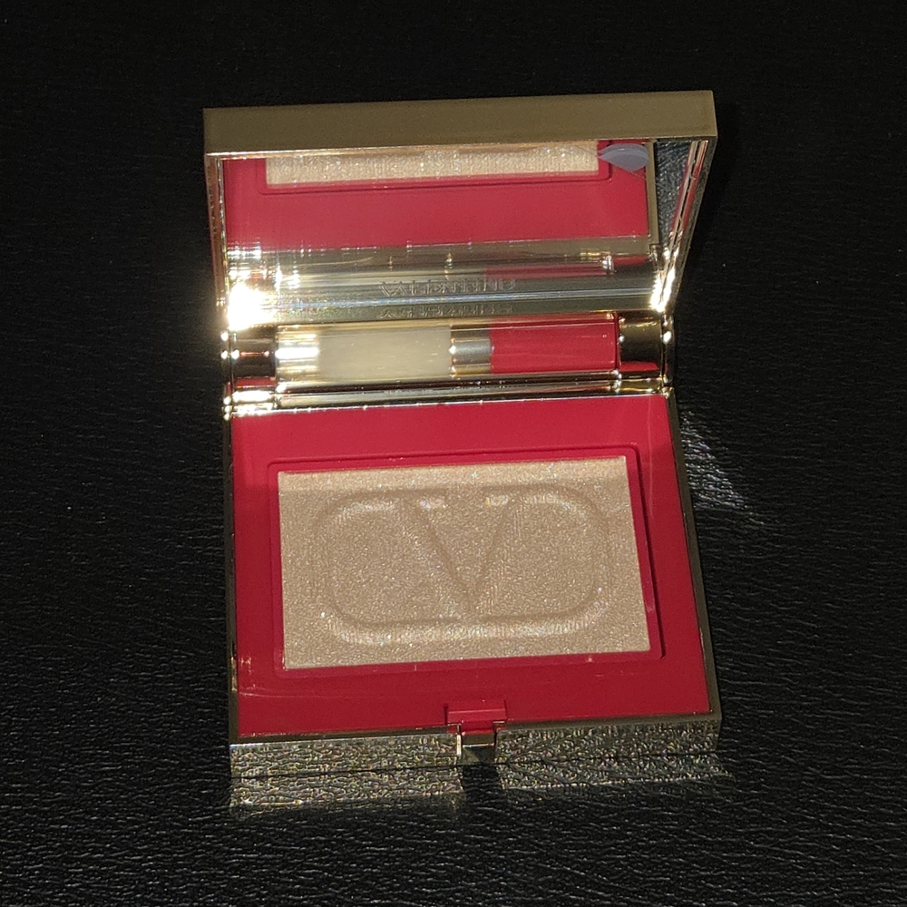 Limited Valentino Eye2Cheek Blush, Highlighter & Eyeshadow Compact